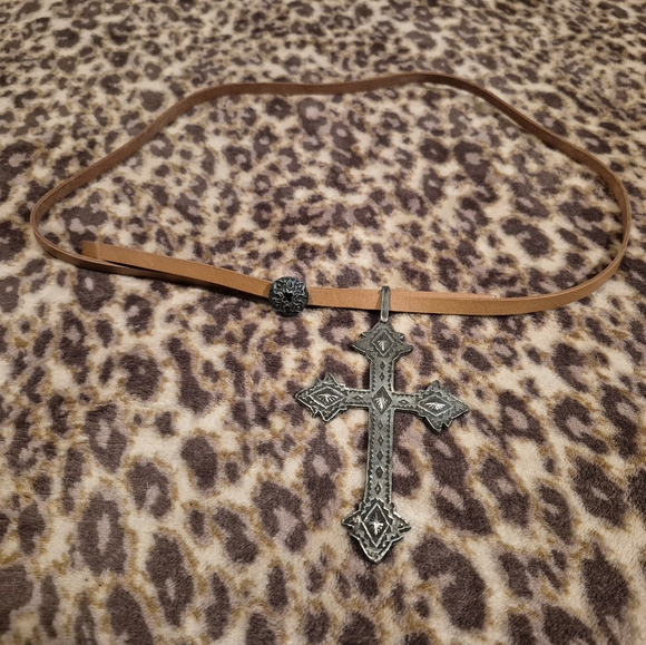 Vintage Women\'s Leather Hip Belt w Large Crucifix Cross Pendant EUC main image 5